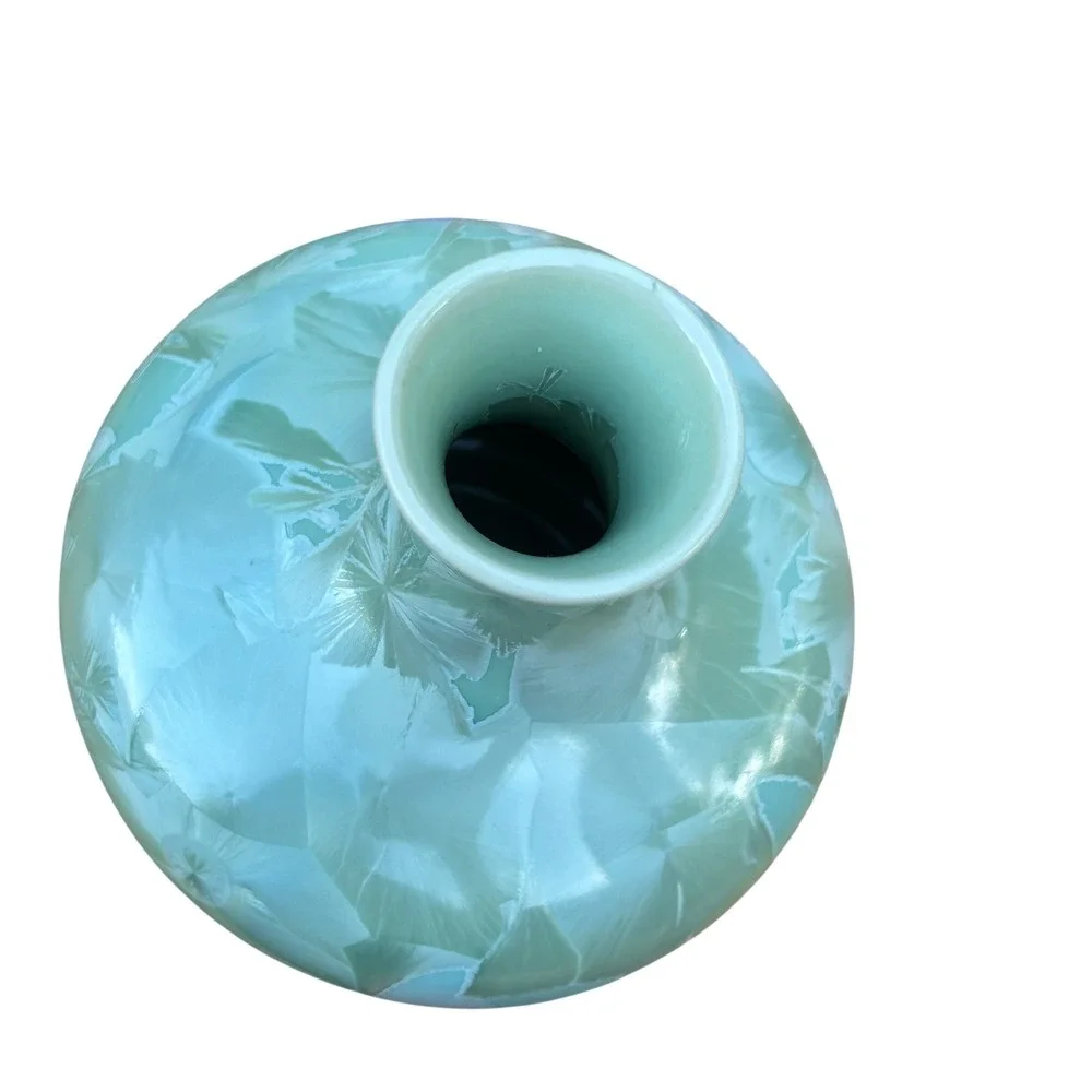 Kinmen Taiwan Crystalline Glaze Porcelain Vase 4.25